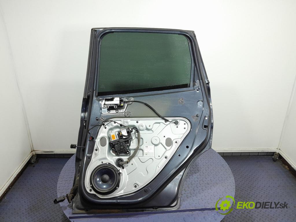 Ford Kuga 2010 dveře Zad: prave 