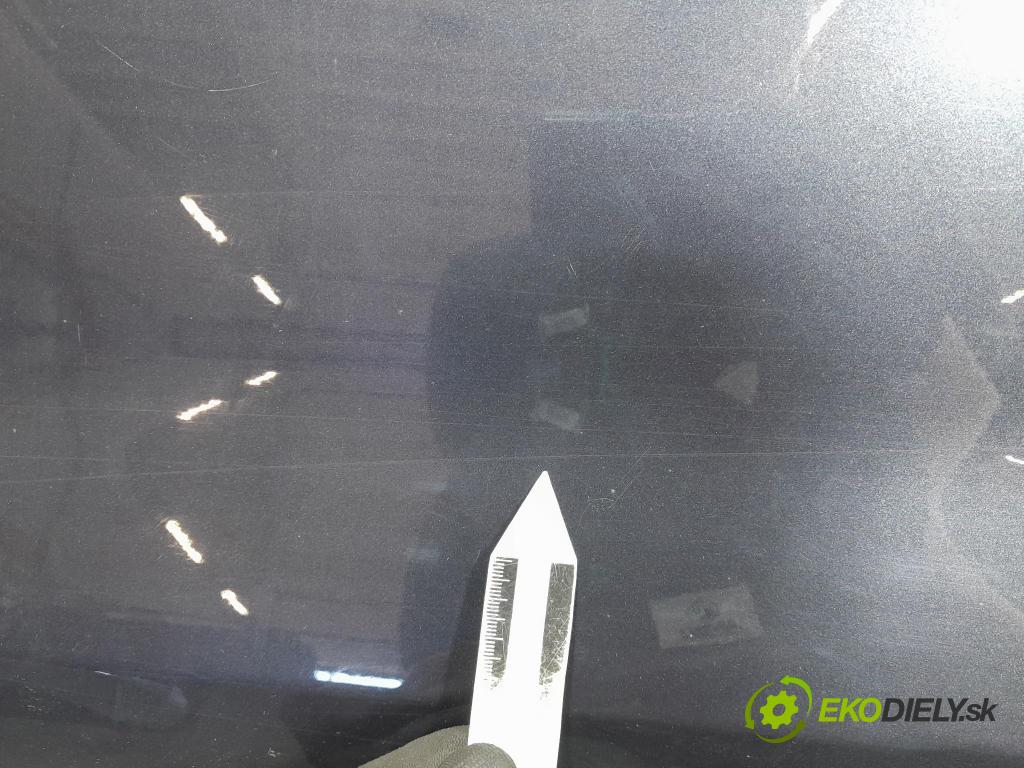Ford Kuga 2010 dveře před prave