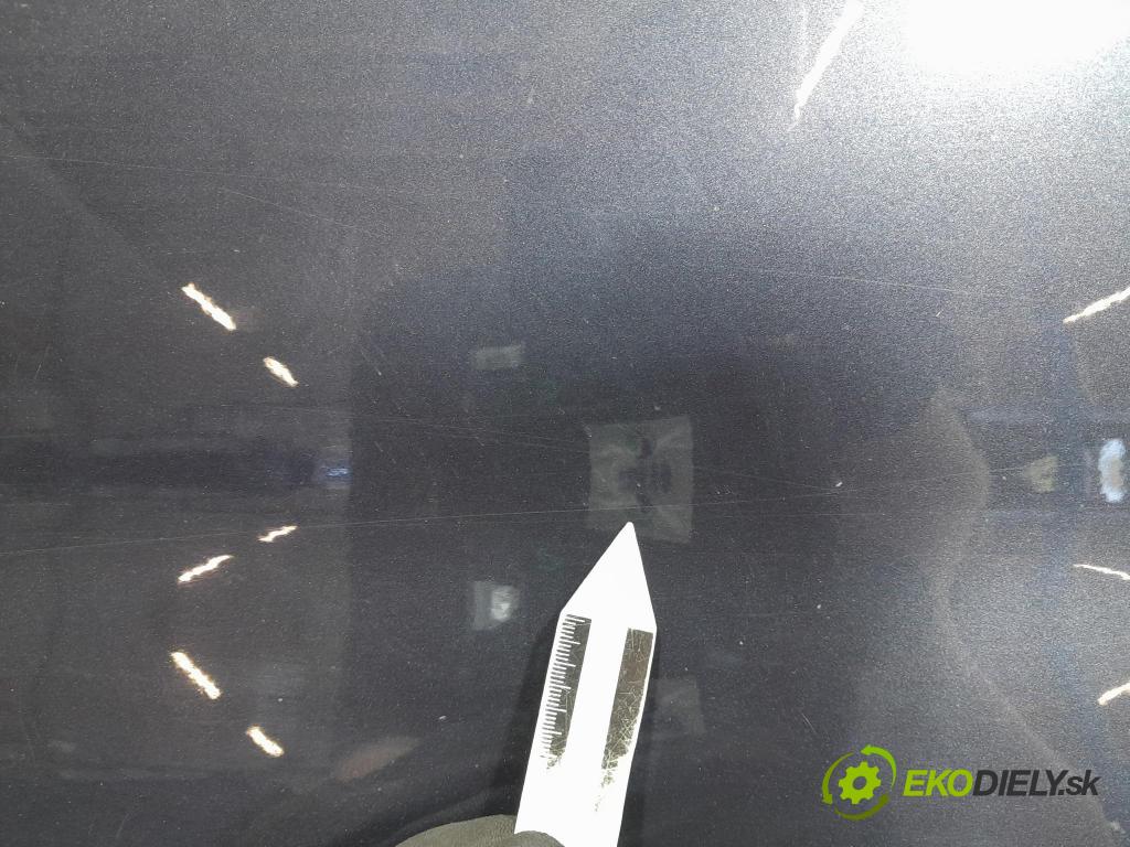 Ford Kuga 2010 dveře před prave