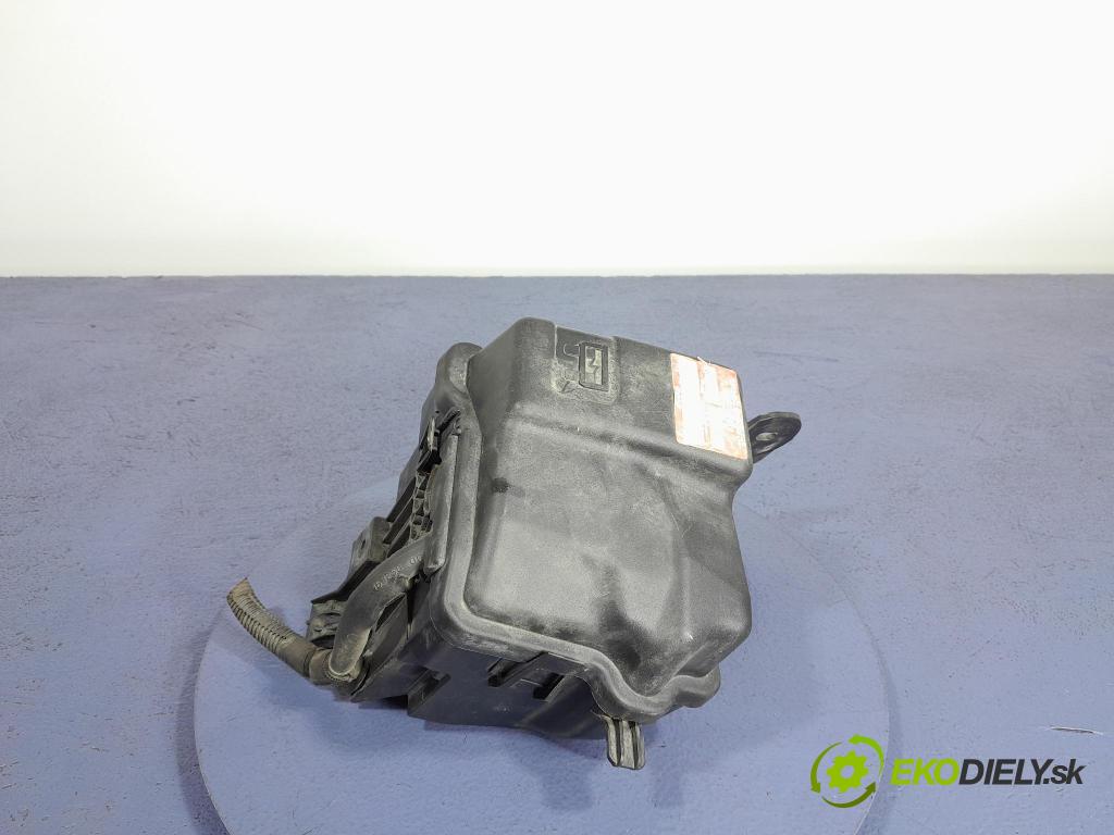 Citroen C3 2010 skříňka Pojistky 9664997780