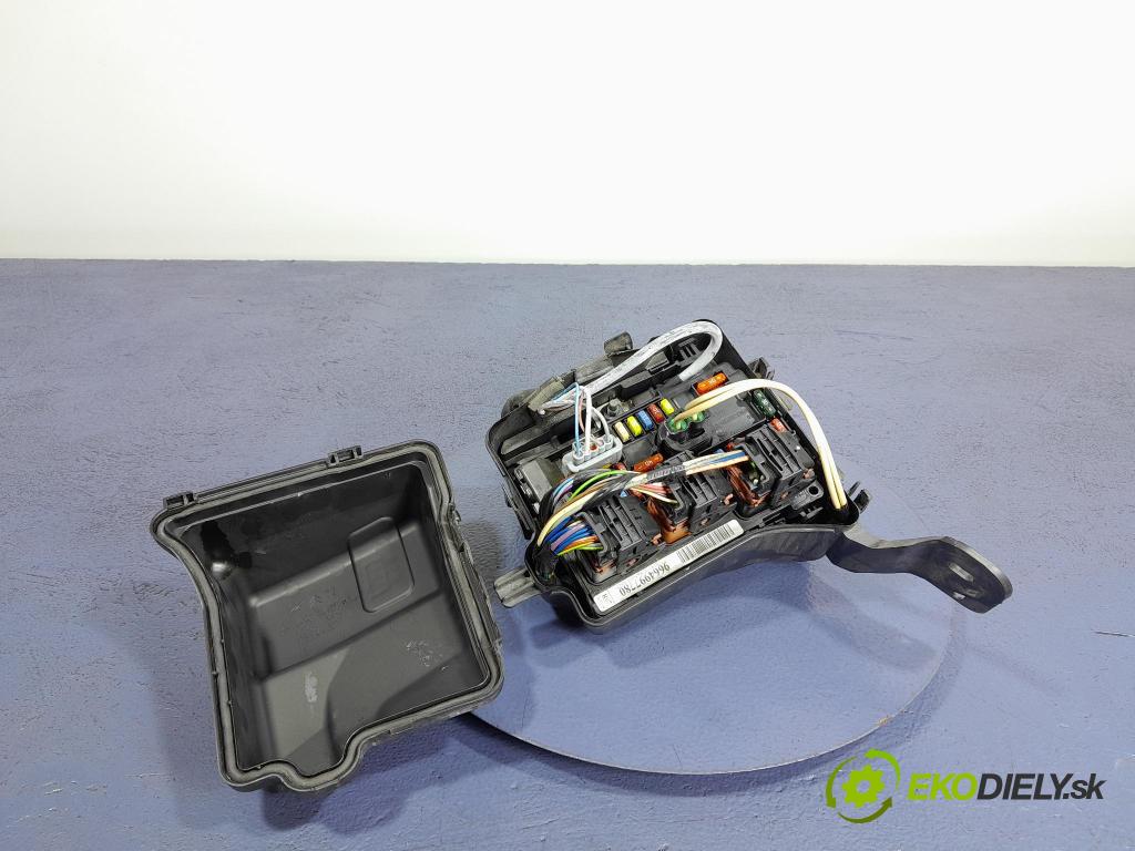 Citroen C3 2010 skříňka Pojistky 9664997780
