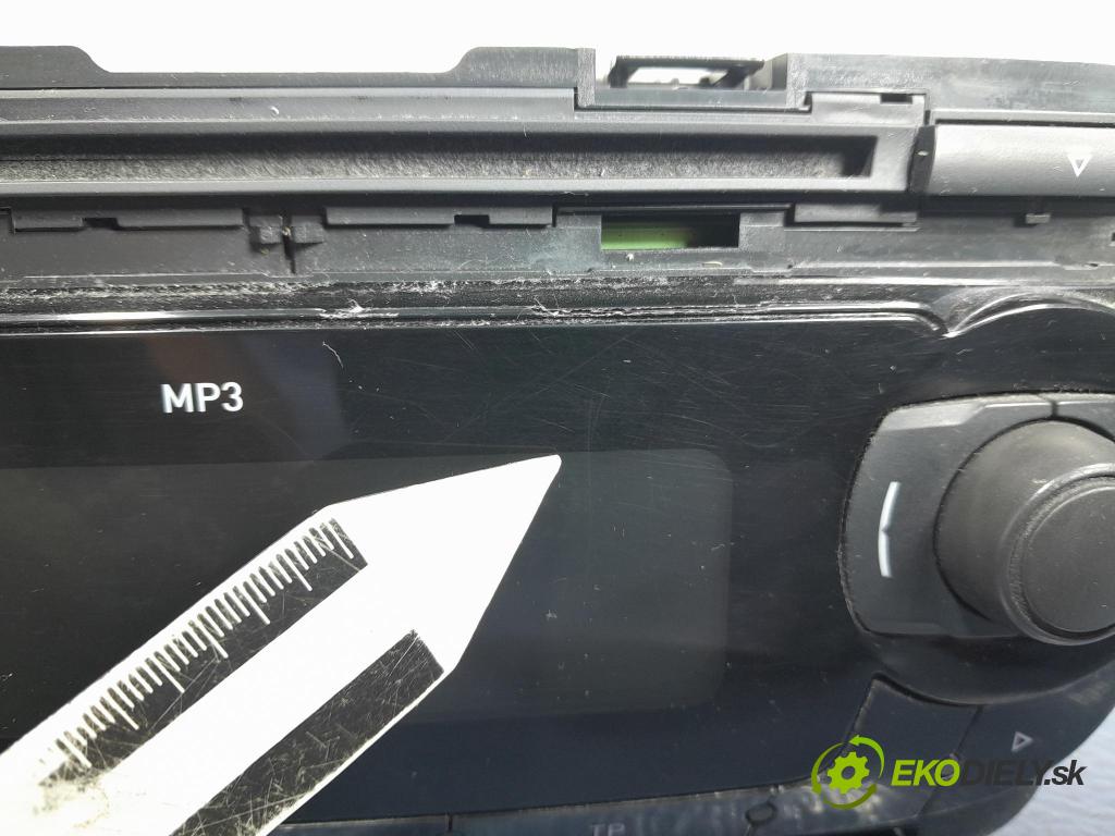Seat Ibiza 2009 Radio I Navigace: 6J0035153B