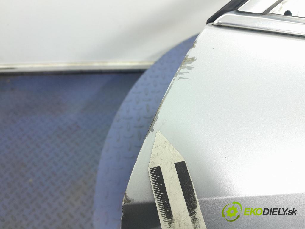 Skoda Superb 2016 dveře před Vlevo, odjet: