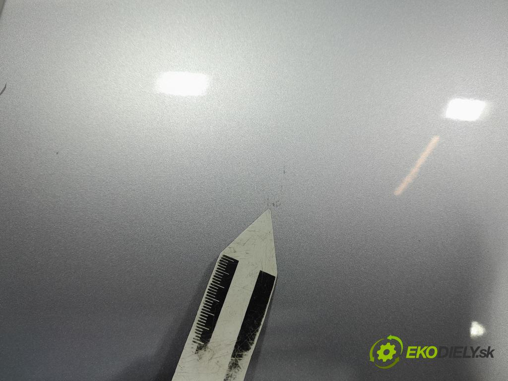 Skoda Superb 2016 dveře před Vlevo, odjet: