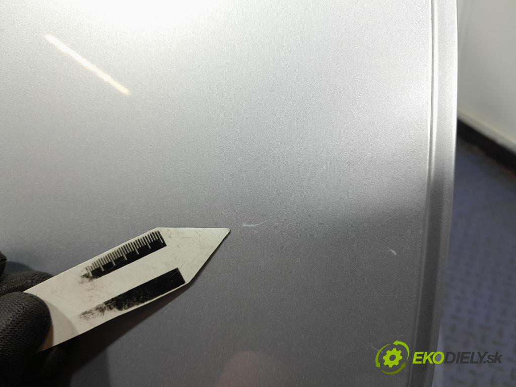 Skoda Superb 2016 dveře Zad: prave