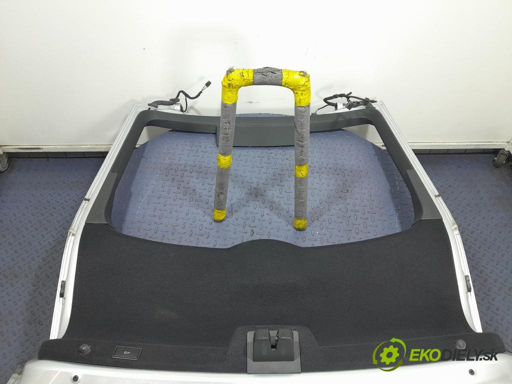 Skoda Superb 2016 zadna dveře kufra: kufra: 