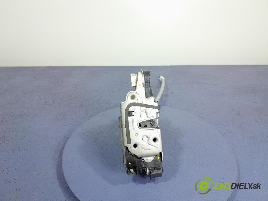 Skoda Superb 2016 zámek dveře před Levý: 6V1837015C