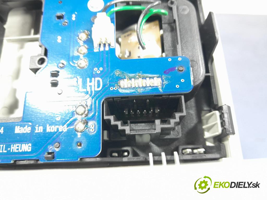 Skoda Superb 2016 Lampy Uvnitř 3V0868837B