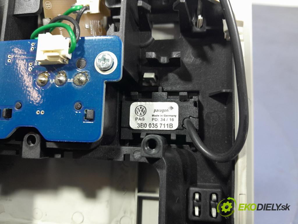 Skoda Superb 2016 Lampy Uvnitř 3V0868837B