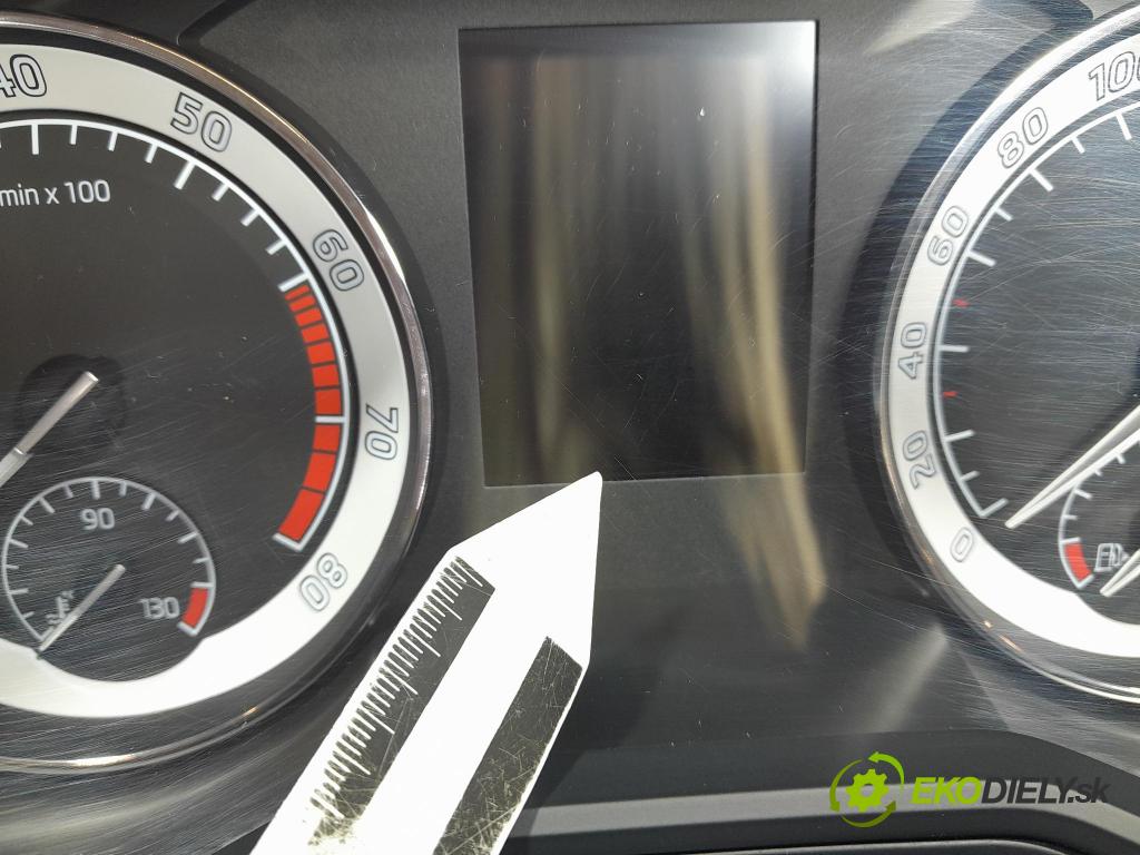 Skoda Superb 2016 Přístrojová deska 3V0920710A