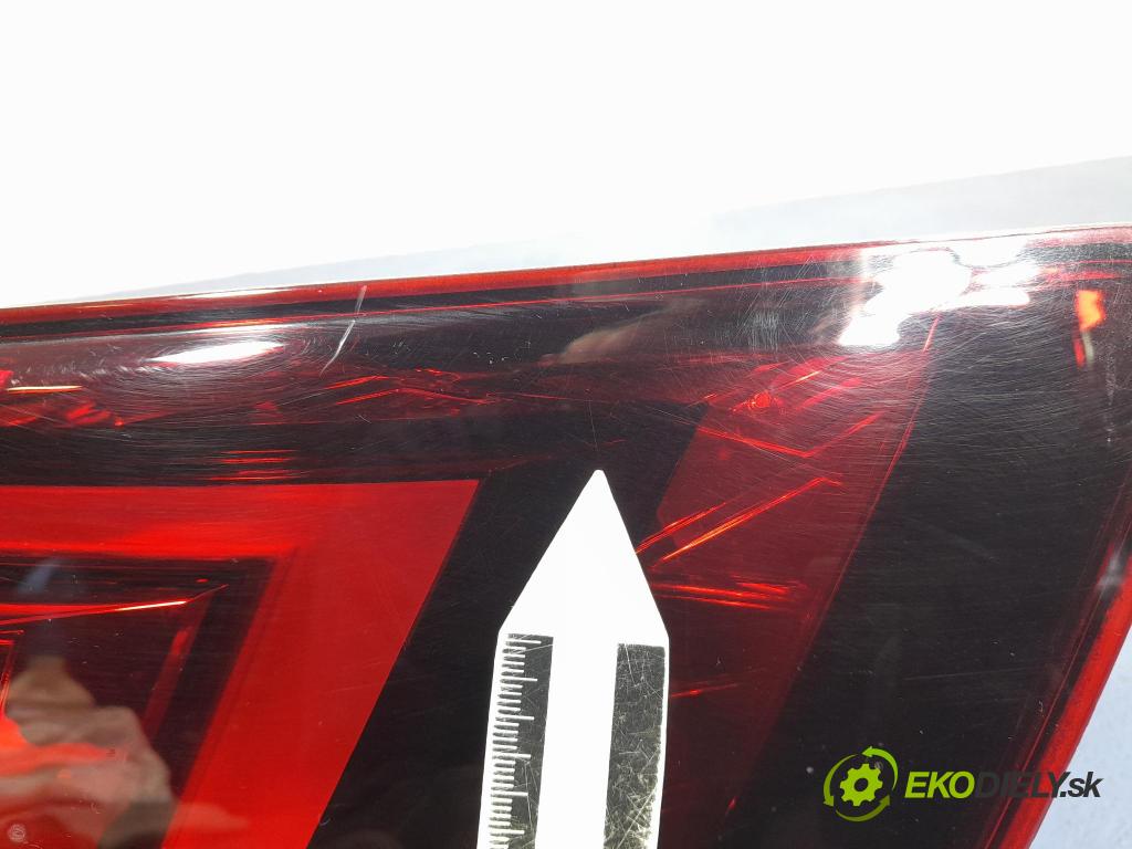 Skoda Superb 2016 světlo Zad: Práva: Mimo: 3V5945208