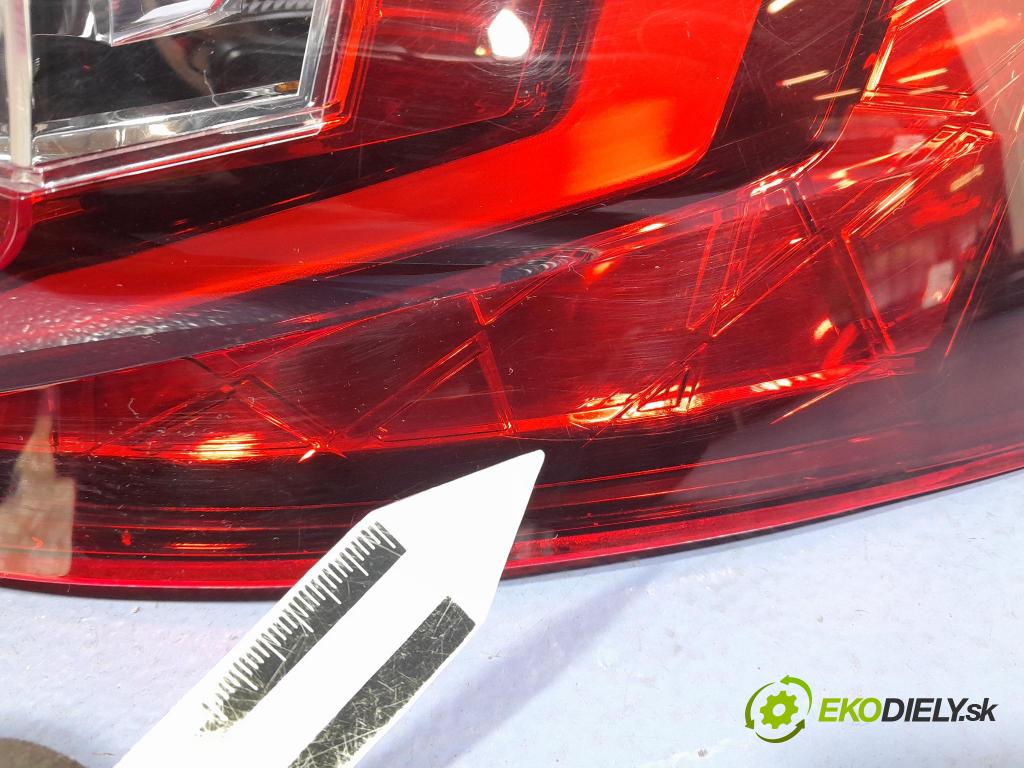Skoda Superb 2016 světlo Zad: Práva: Mimo: 3V5945208