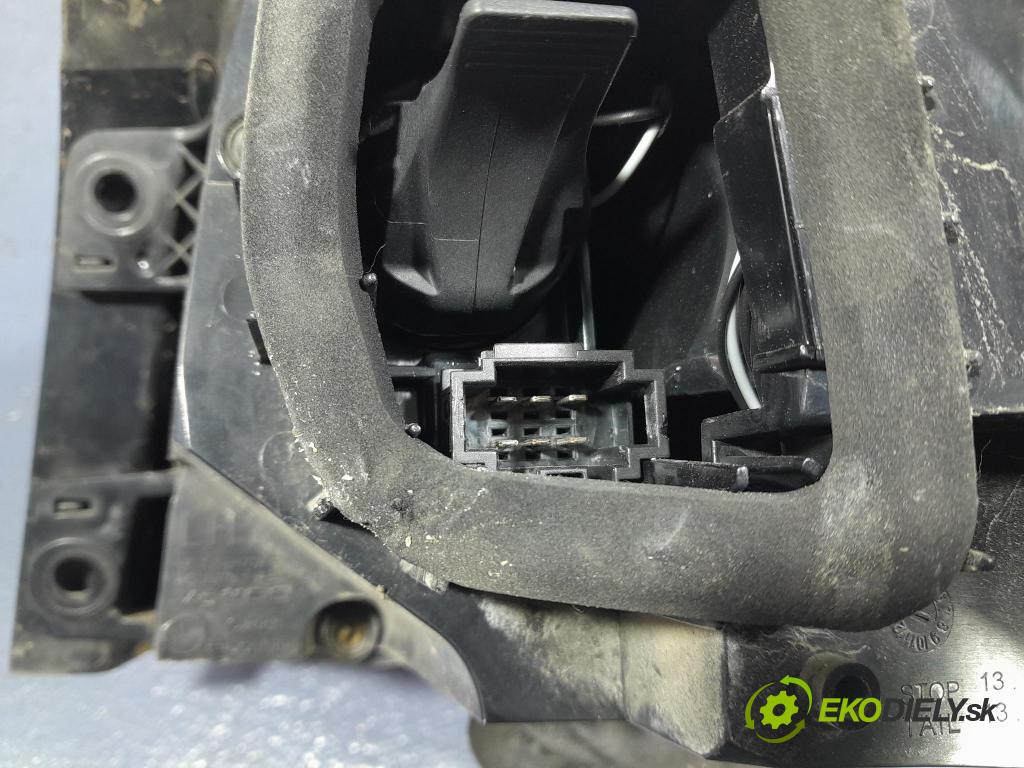 Skoda Superb 2016 světlo Zad: levá Mimo: 3V5945207