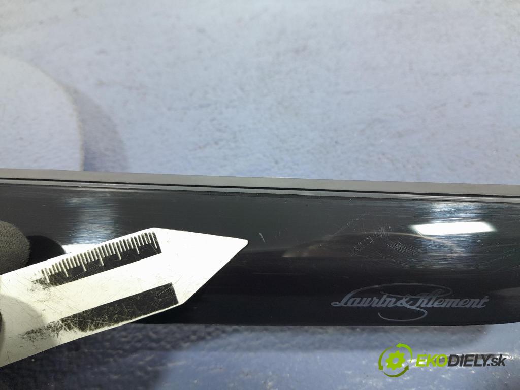 Skoda Superb 2016 lišta Dekoratívní: Uvnitř 3V1858418L
