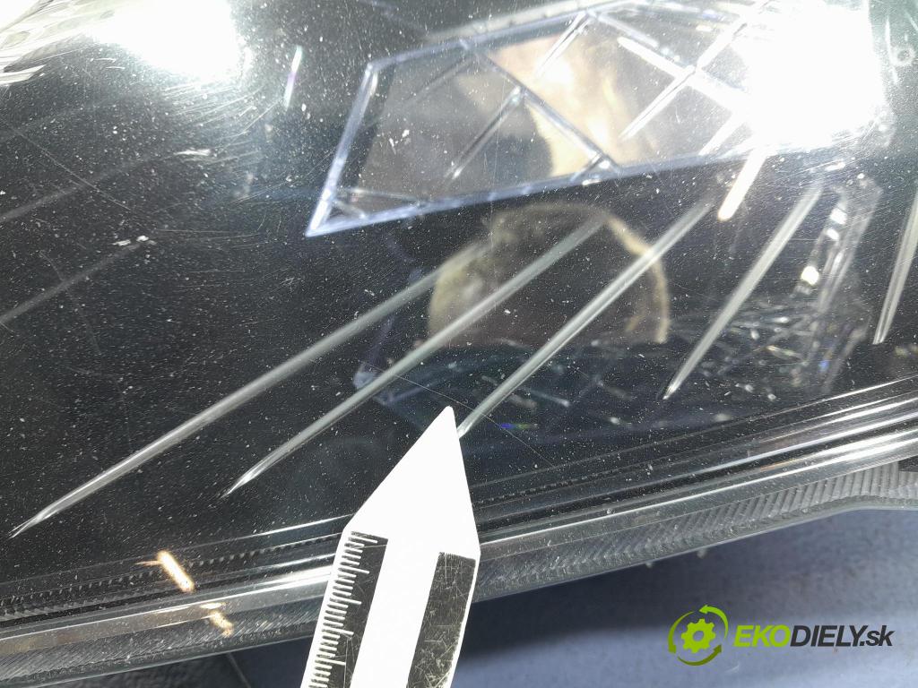 Skoda Superb 2016 světlo Levý: 3V1941015B