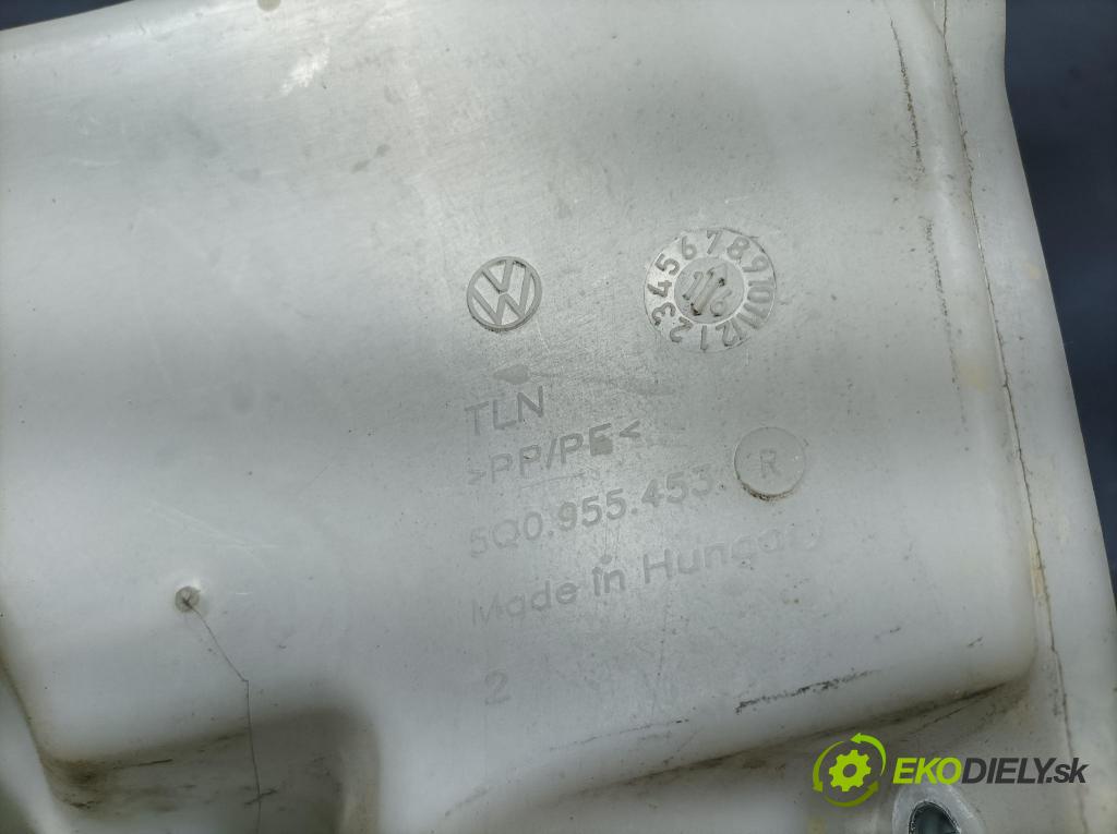 Skoda Superb 2016 nádržka Podložka: 5Q0955449Q