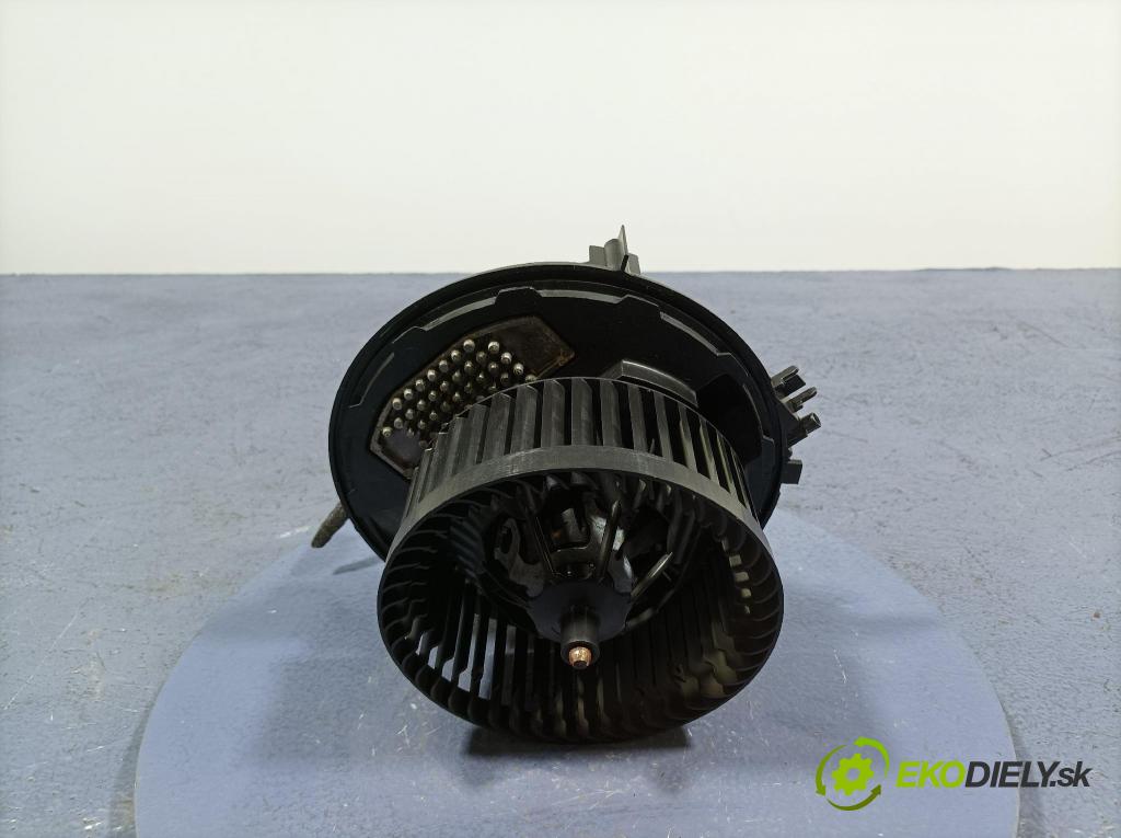 Skoda Superb 2016 ventilátor Vzduch: 3Q1819021A