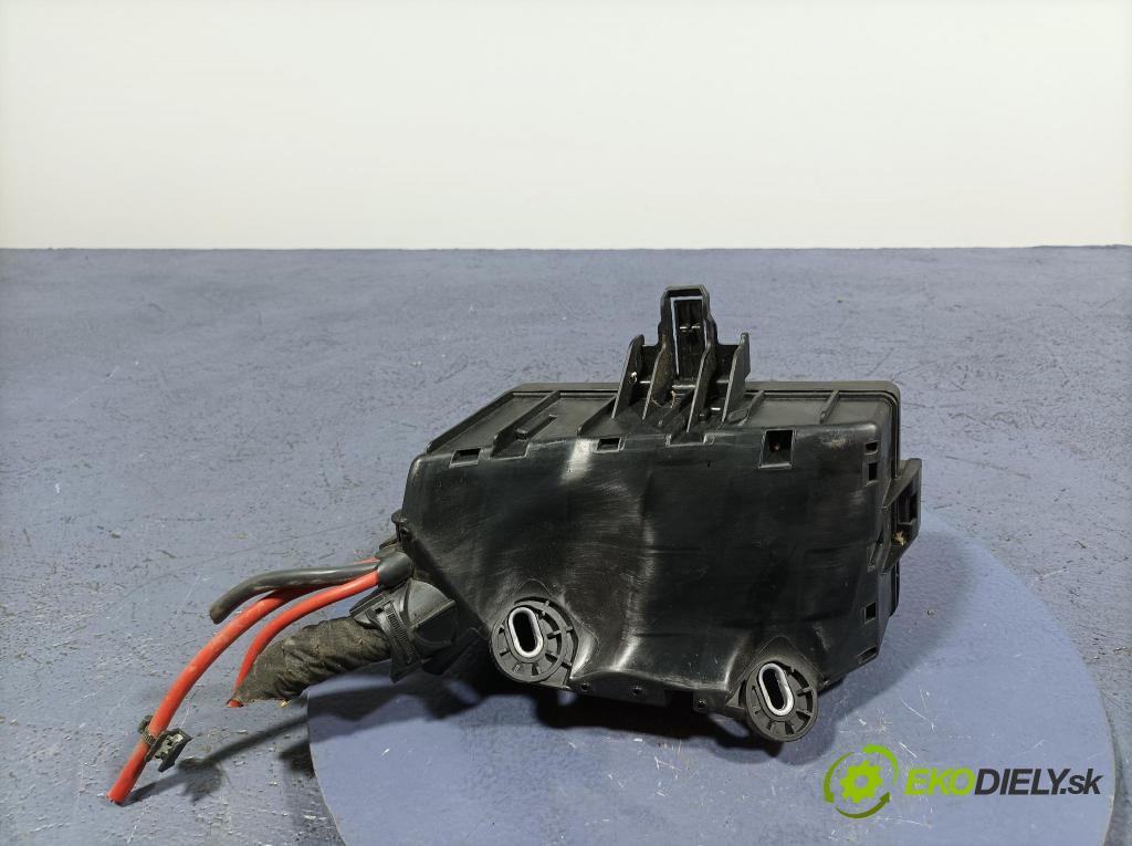Skoda Superb 2016 skříňka Pojistky 5Q0907361D