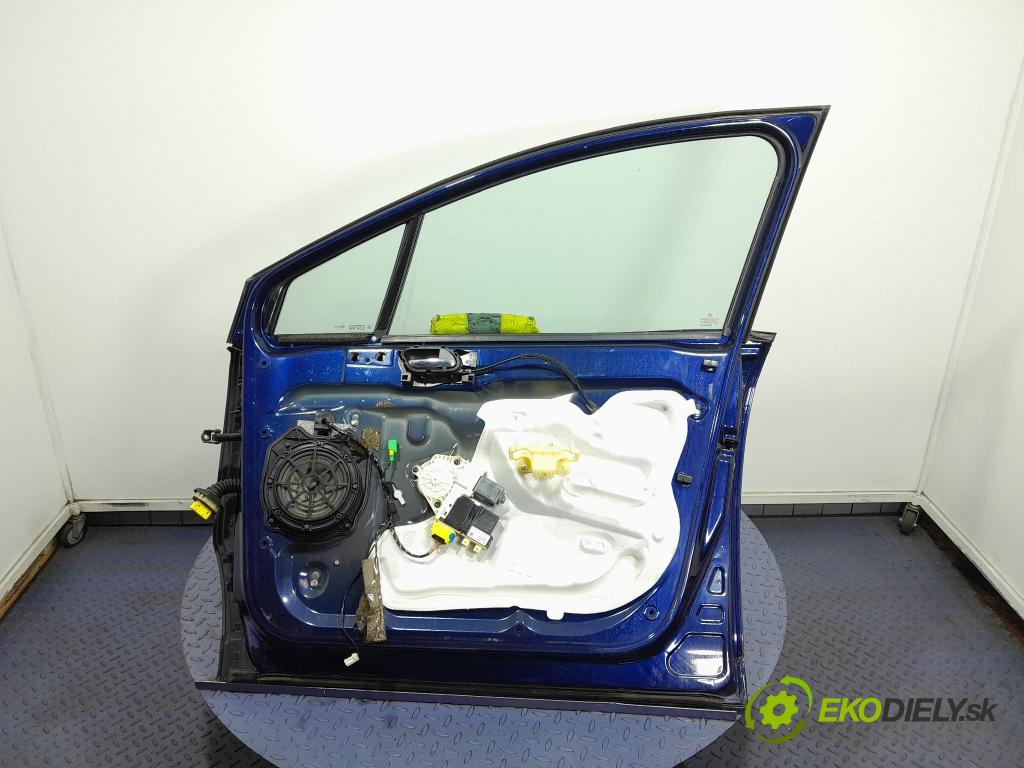 Citroen C4 2005 dveře před prave 01