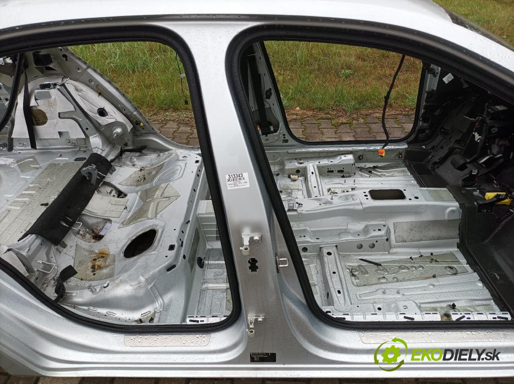 Skoda Superb 2016 Práh: v pravo: