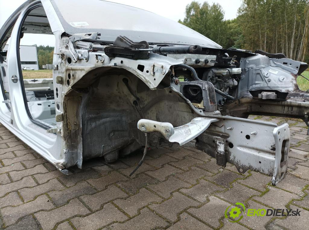Skoda Superb 2016 štvrťka ľavá