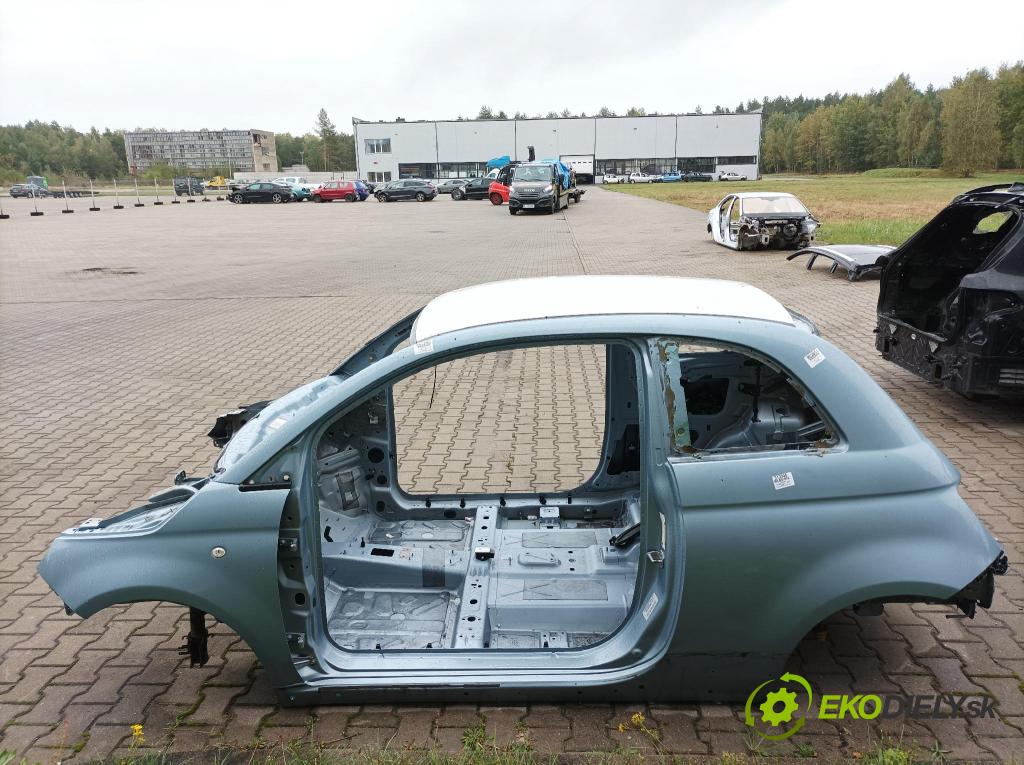 Fiat 500 0 Strana: Vľavo: