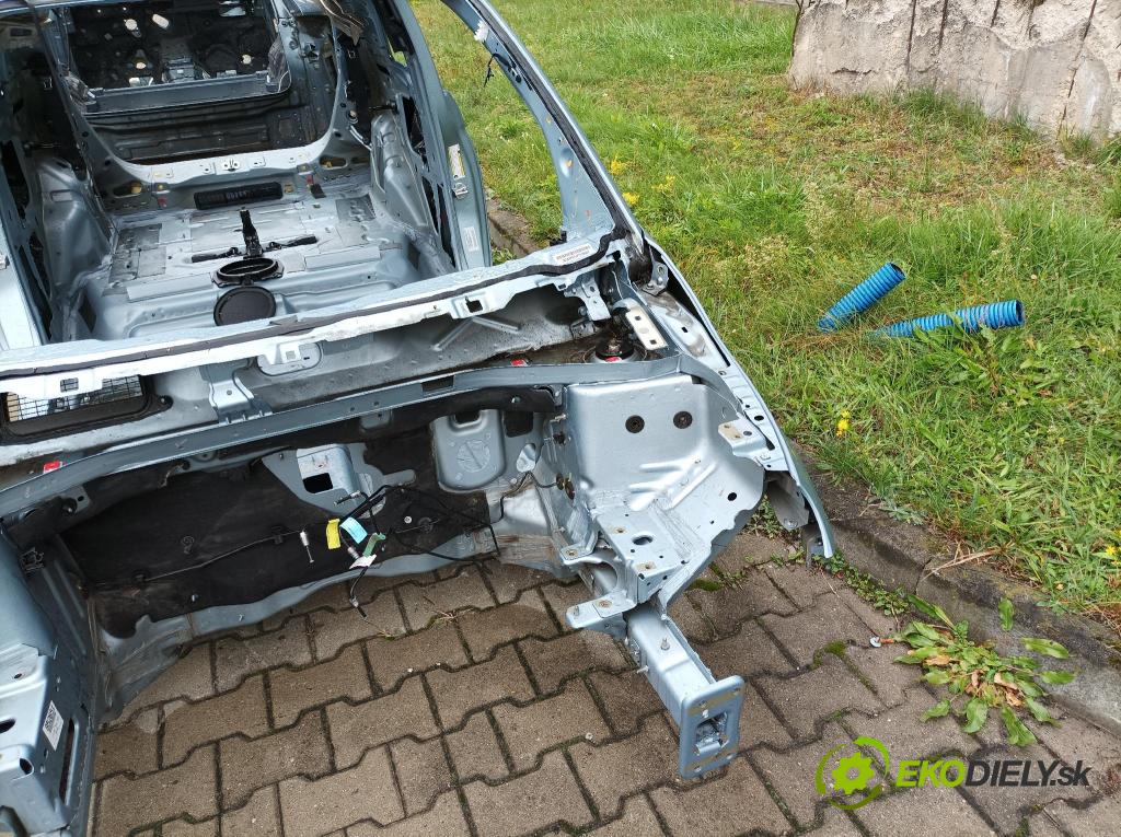 Fiat 500 0 Strana: Vľavo: 
