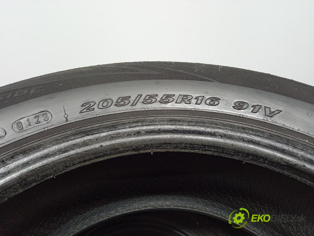 Audi A3 2003 pneumatiky: Leto: 8807622201042
