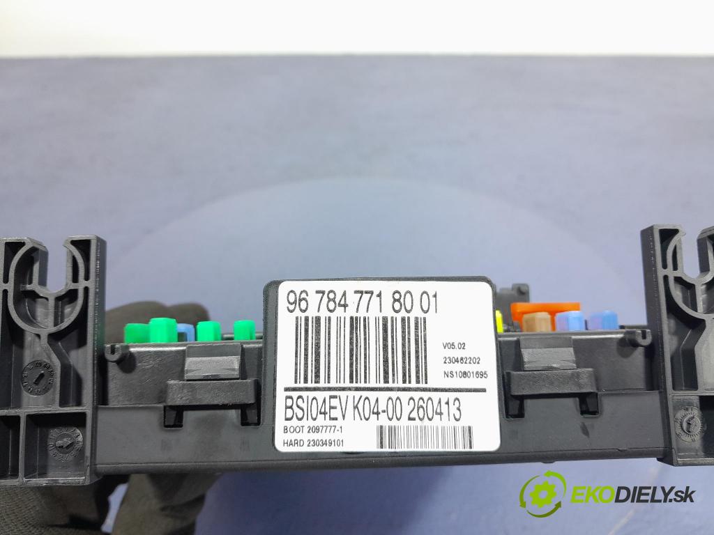 Peugeot 5008 2013 skříňka Pojistky 9678477180