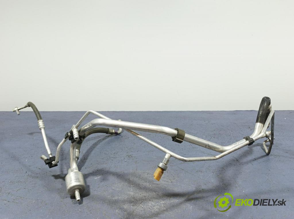 Peugeot 5008 2013 trubka Klimatizace: 9684368380