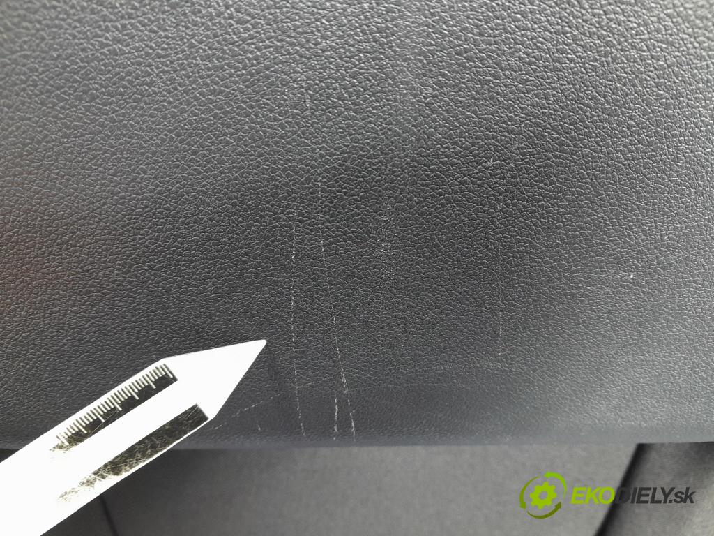 Peugeot 5008 2013 Sedadlo Řidiči