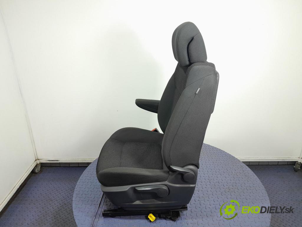 Peugeot 5008 2013 Sedadlo Řidiči