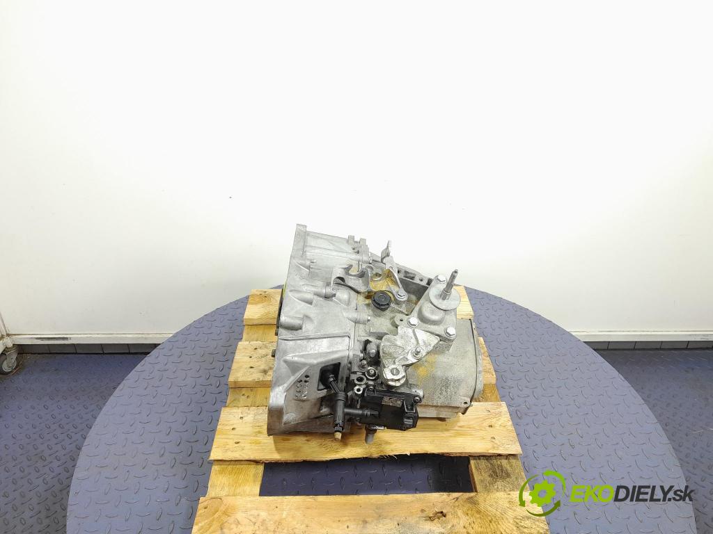 Peugeot 5008 2013 převodovka Ozubené kola: Manualna 20EA07