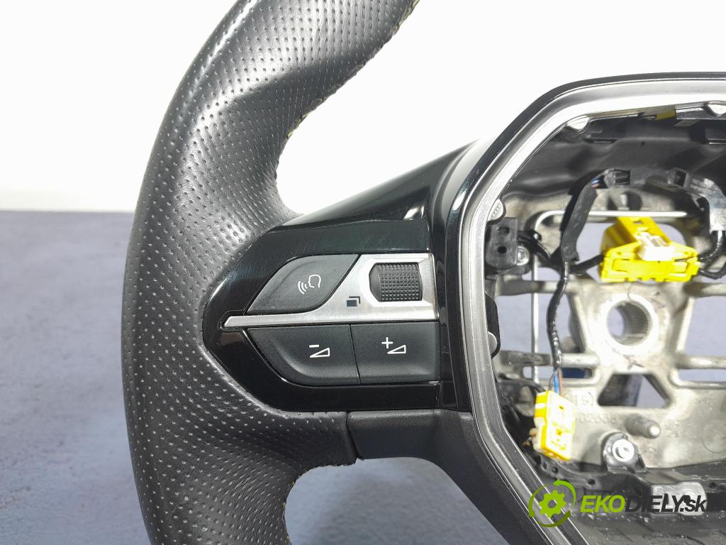 Peugeot 208 2019 volant 98255045ZD