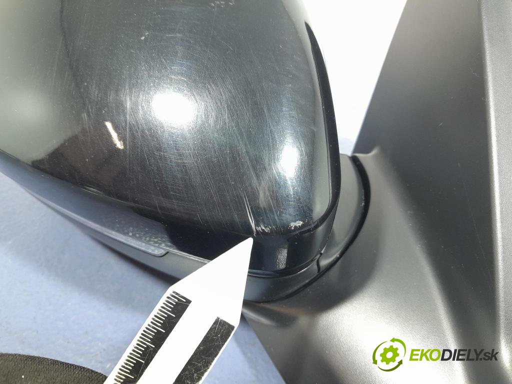 Peugeot 208 2019 zpětné zrcátko prave