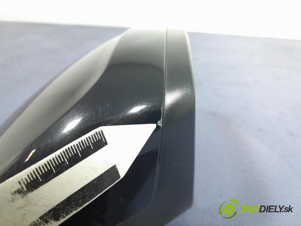 Peugeot 208 2019 zpětné zrcátko prave