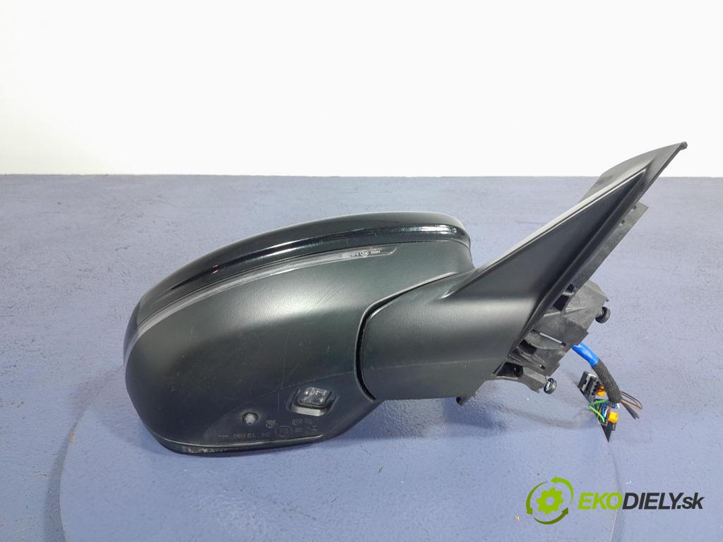 Peugeot 208 2019 zpětné zrcátko prave