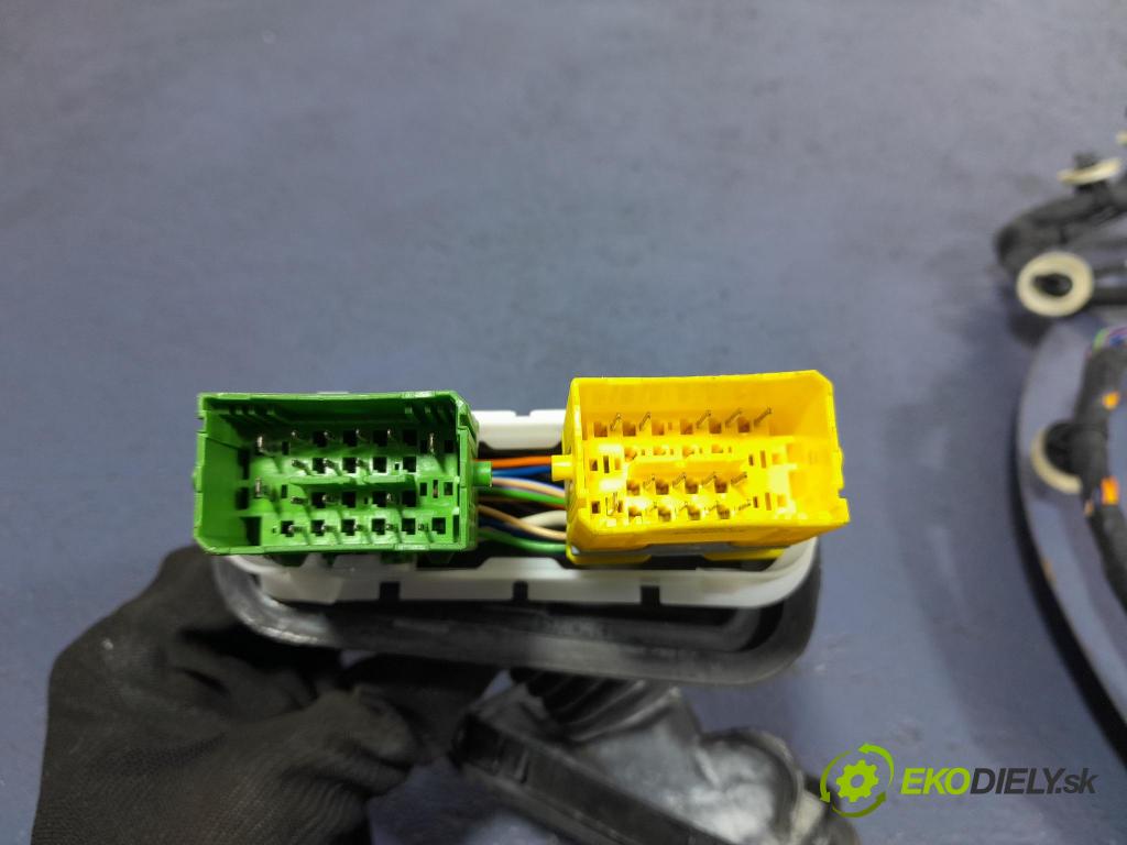 Peugeot 208 2019 instalace Elektrický: 9834113780