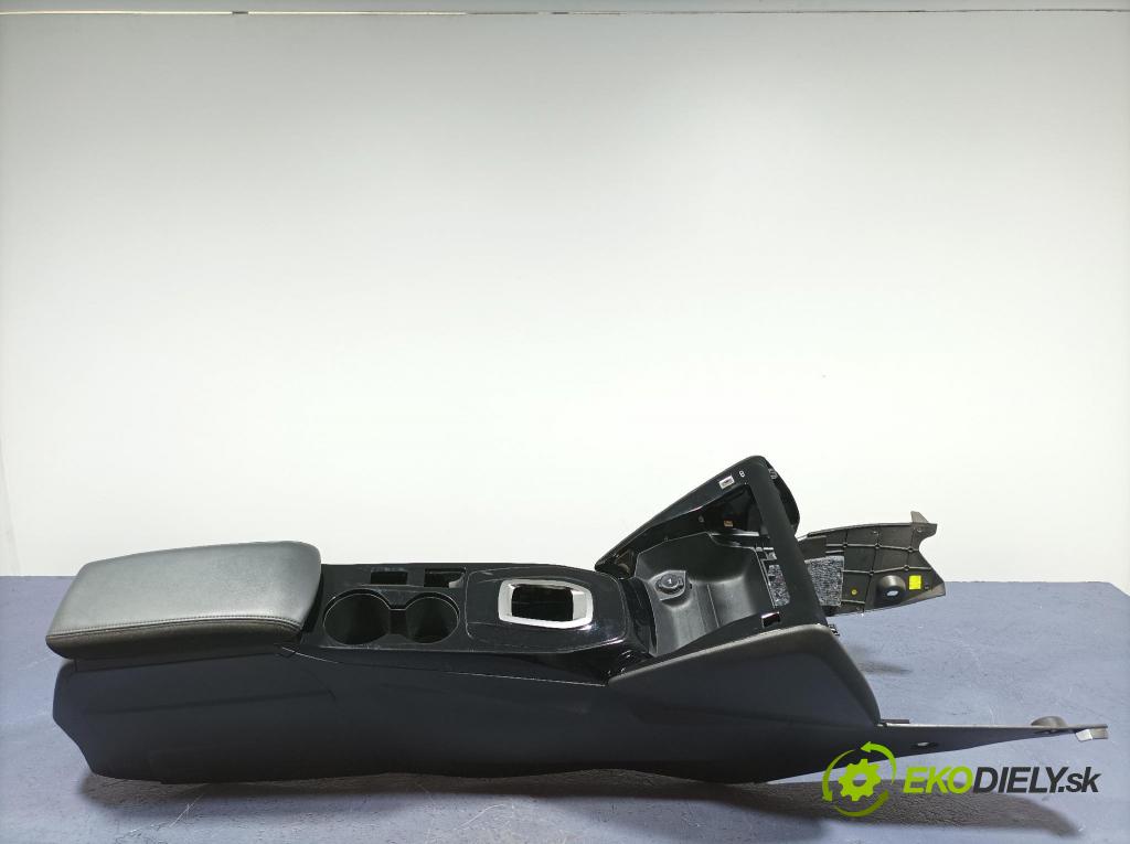 Peugeot 208 2019 loketní opěrka