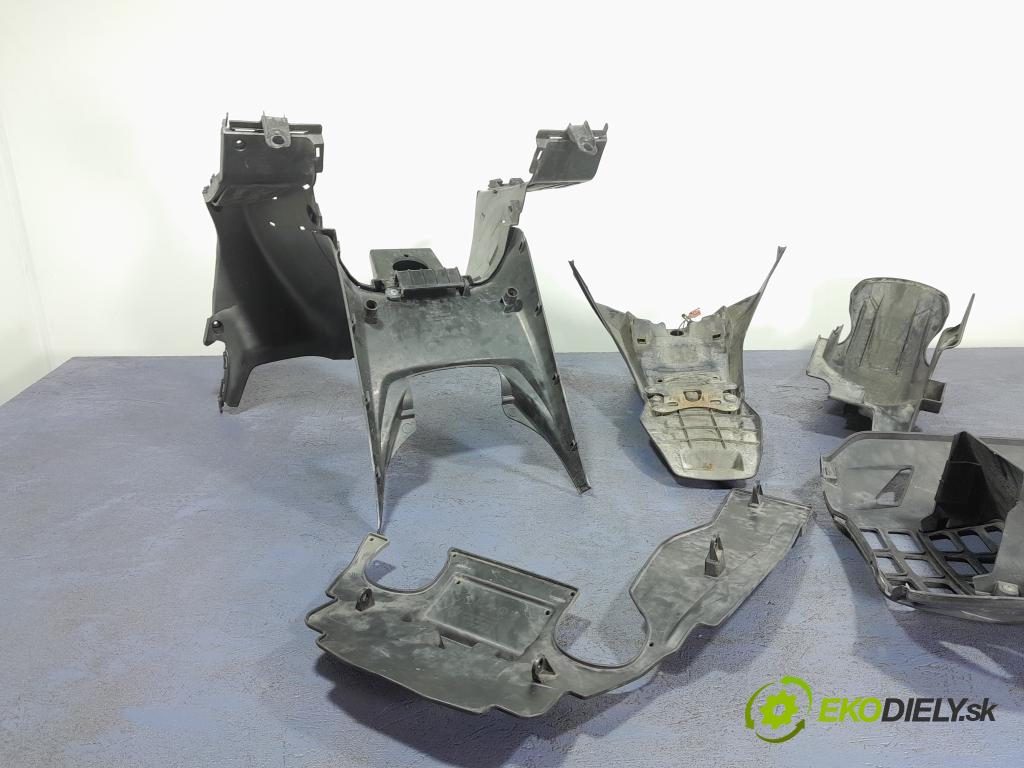 Kymco Downtown 2017 kryt Plast: podvozek: 81131-ACD5-E00