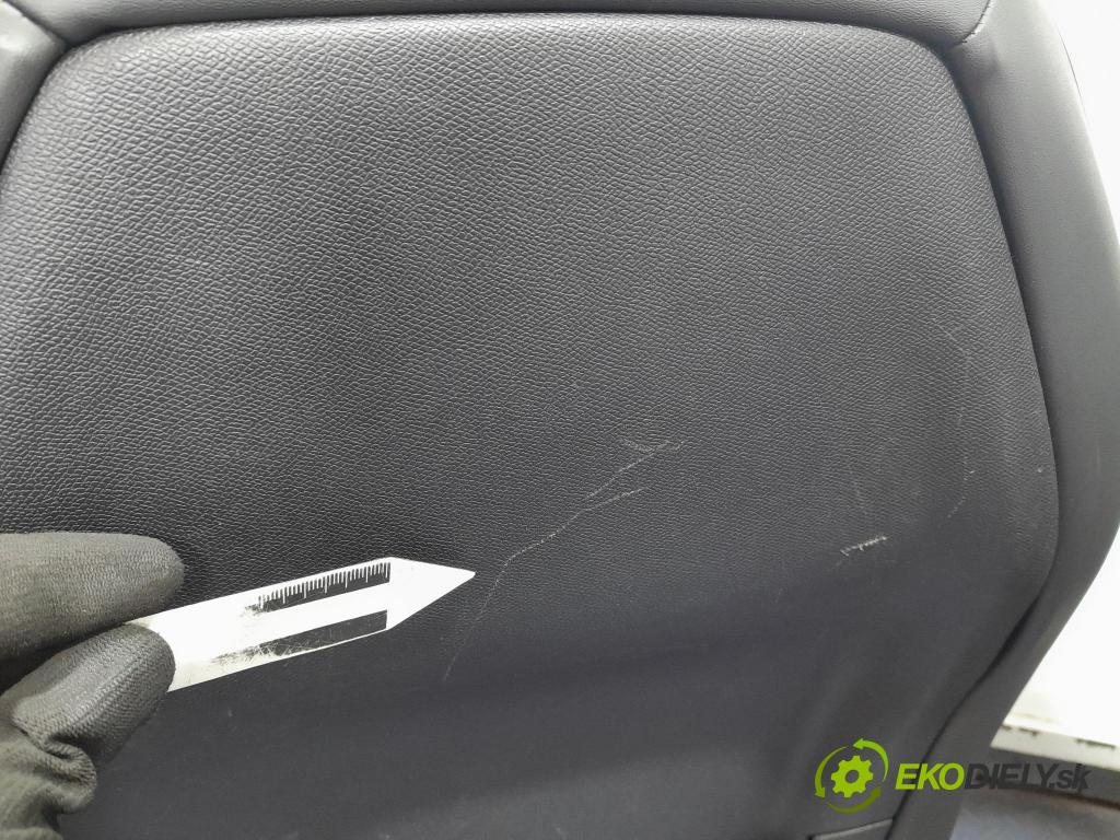 Peugeot 208 2019 sedačke: Soubor.