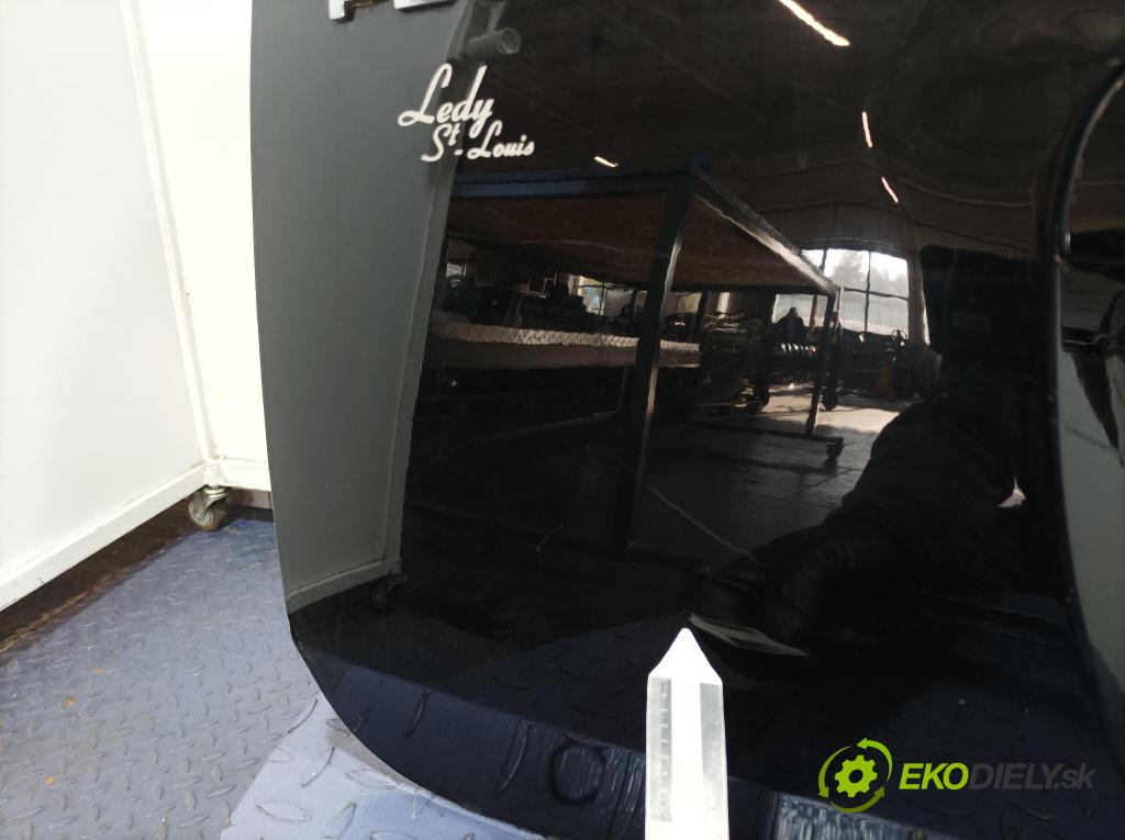 Peugeot 5008 2013 zadní dveře kufra: kufr