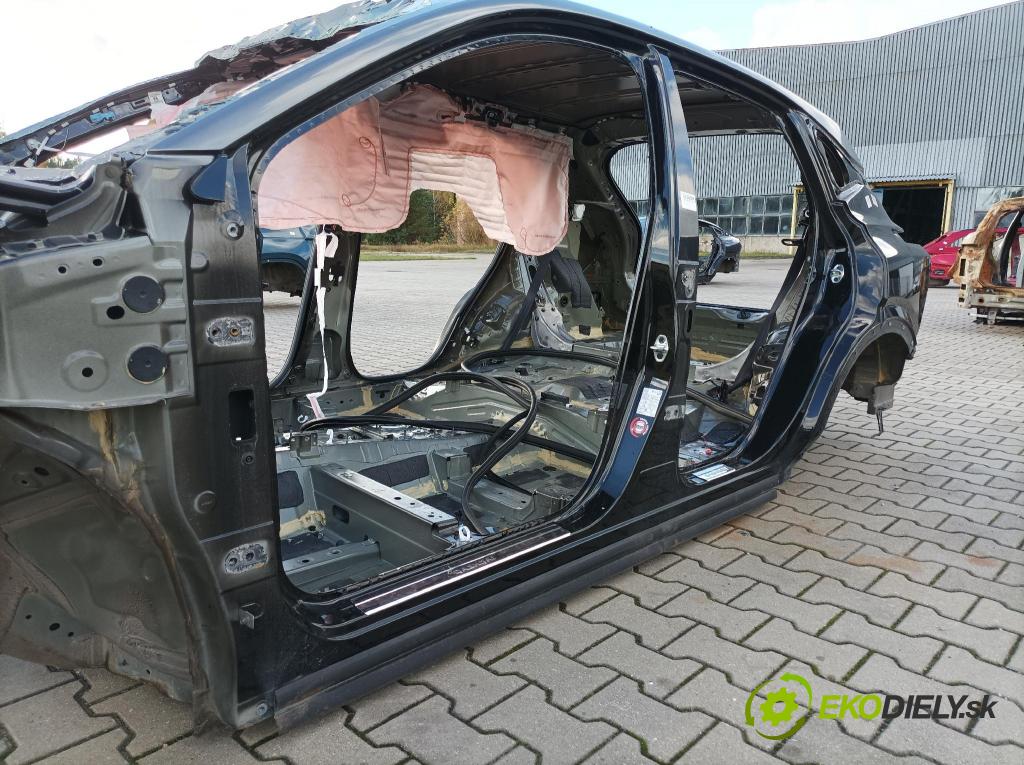 Nissan Qashqai 2023 Práh: Vľavo: