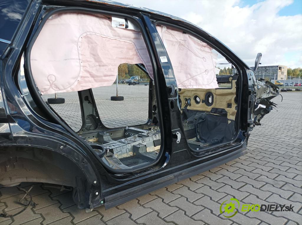 Nissan Qashqai 2023 Práh: v pravo: