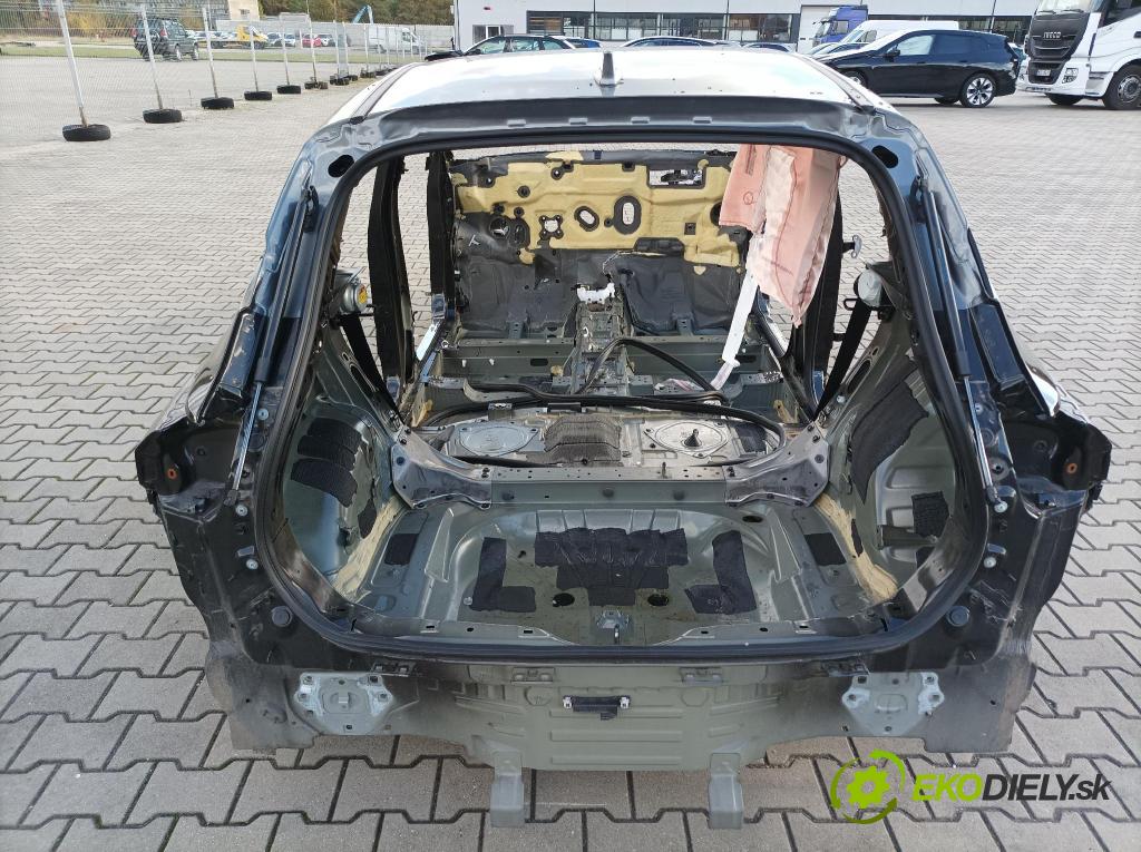 Nissan Qashqai 2023 blatník zad Vľavo: 
