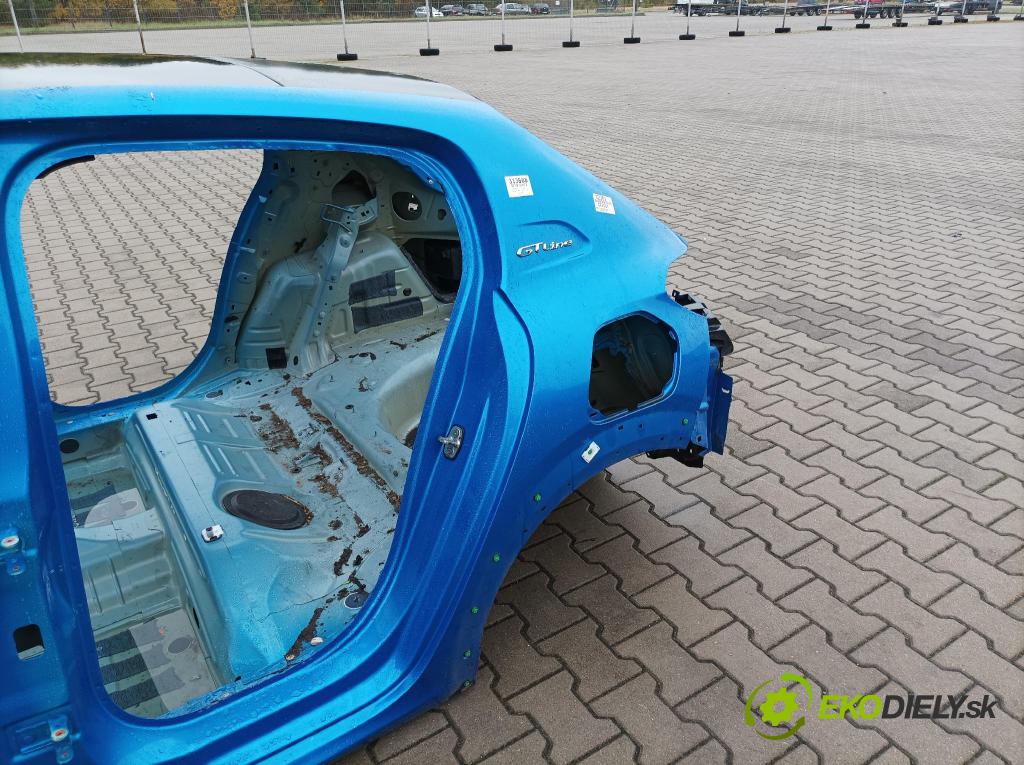 Peugeot 208 2019 blatník zad Vľavo: