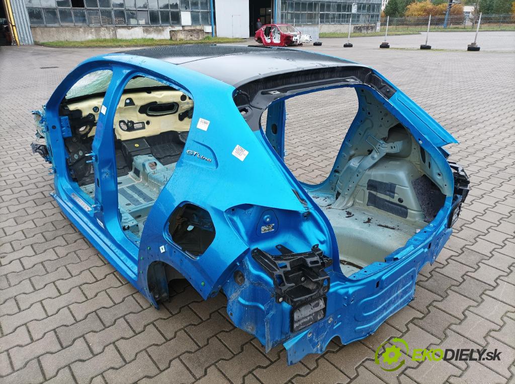Peugeot 208 2019 blatník zad Vľavo: