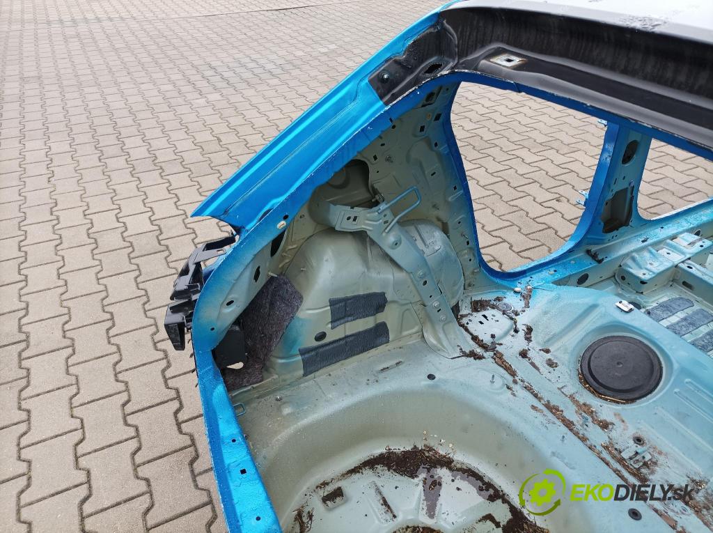 Peugeot 208 2019 blatník zad Vľavo: