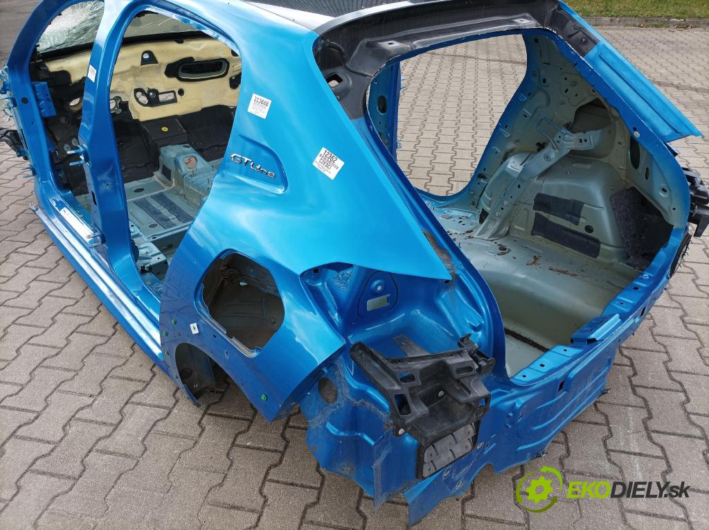 Peugeot 208 2019 blatník zad Vľavo: