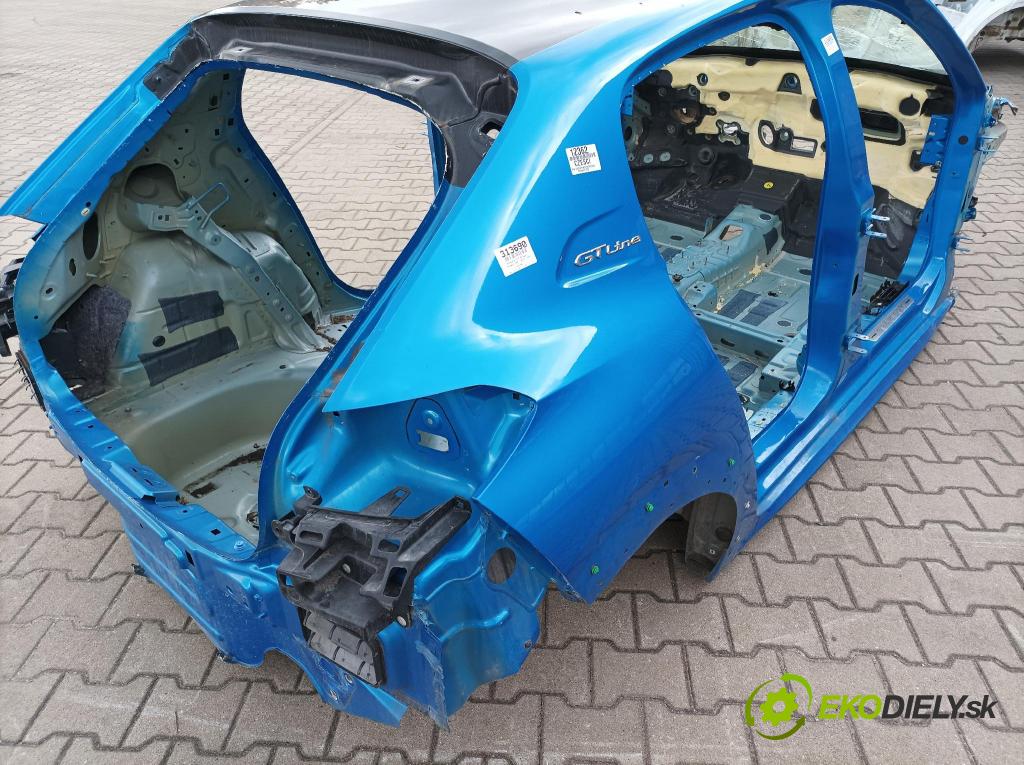 Peugeot 208 2019 blatník zad v pravo: